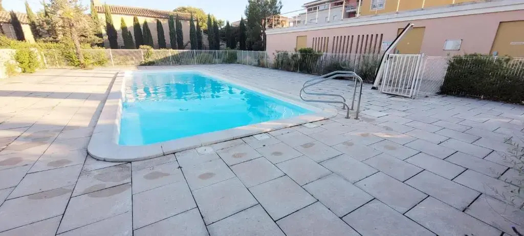 Cosy Studio Balcon Tennis Swiminng Pool