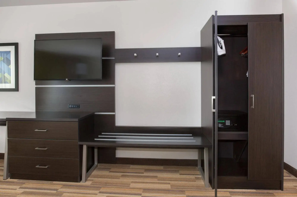 Holiday Inn Express & Suites - Rapid City - Rushmore South by IHG