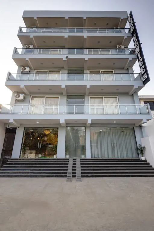 Hotel The Venice- Near Indraprastha Apollo Hospital