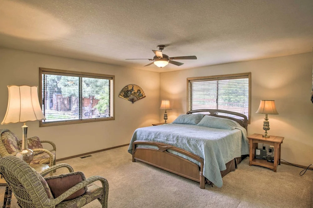 Sunny Home w/ Patio < 10 Mi to Lake Coeur D'alene