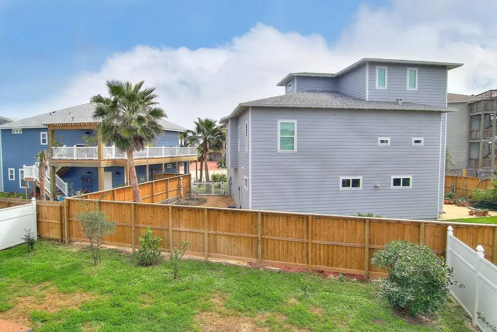 Orange Seahorse House 682kd 4 Bedrooms 3 Bathrooms Home