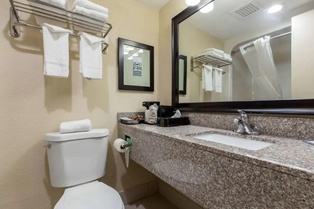 Econo Lodge Coliseum Area