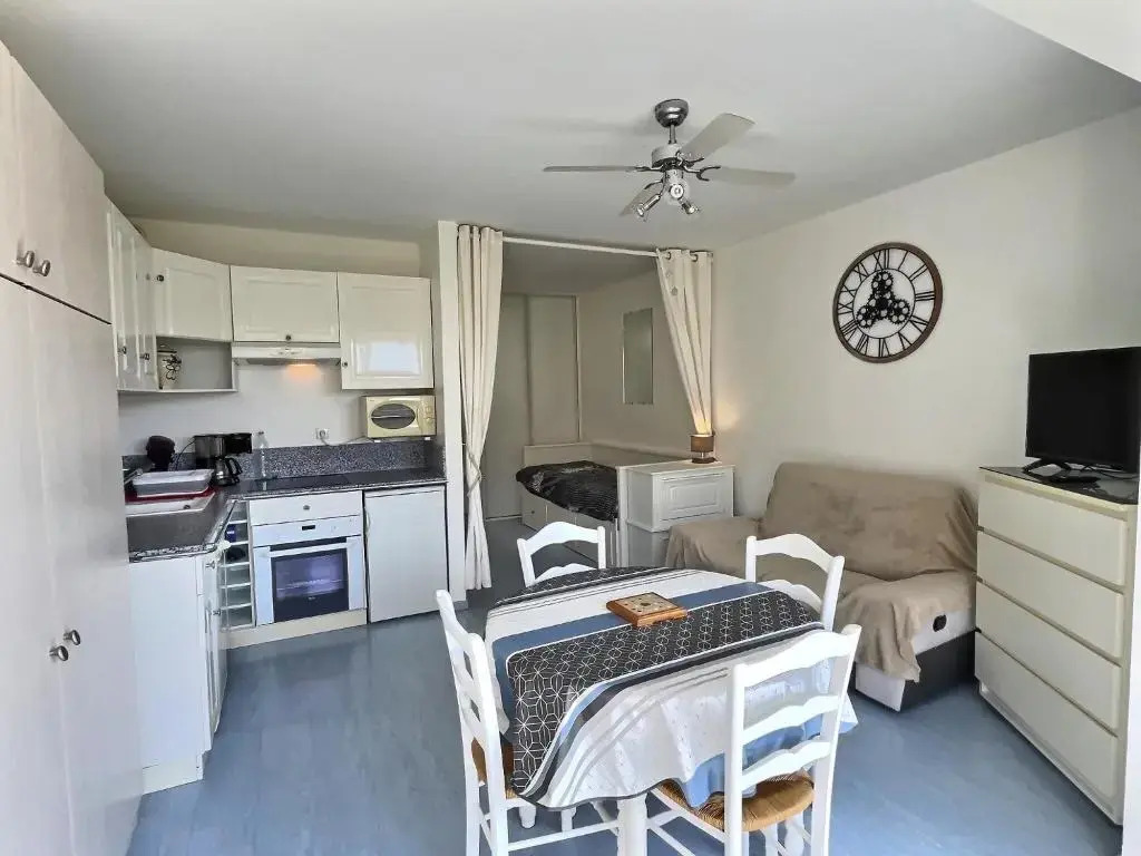 Apartment in the center of Valras-Plage for 4 people