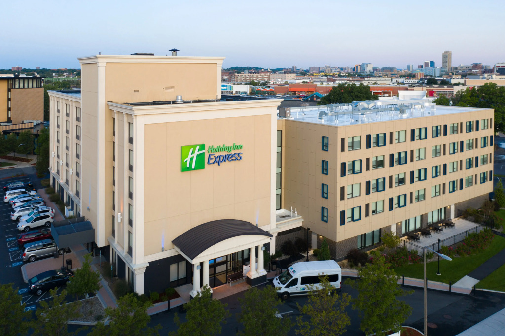 Holiday Inn Express Boston by IHG