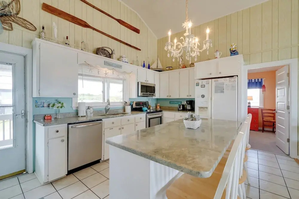 Peaceful 'cottage By The Sea' Oceanfront Home!