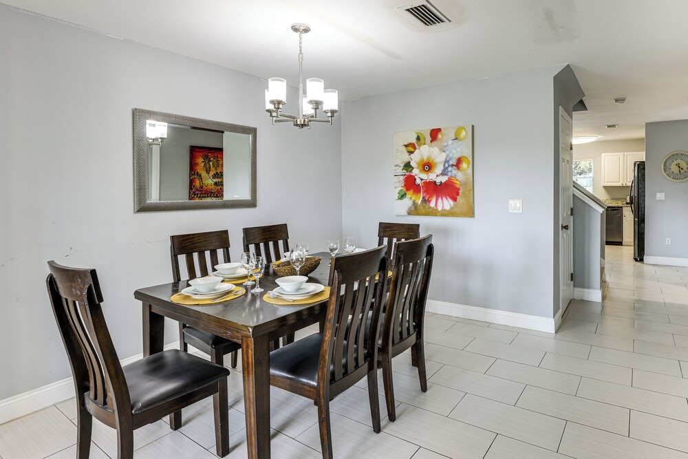 5 Mi to Wdw! Spacious Resort Escape w/ Pool Access