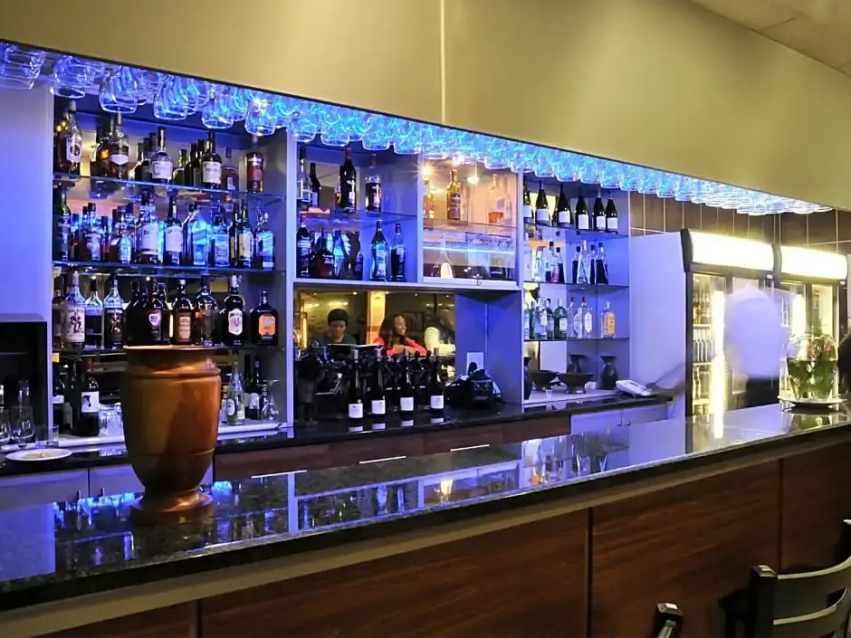 2Ten Hotel