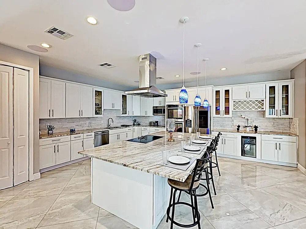 New Listing! Sumptuous Near Beach W/ Pool 3 Bedroom Home