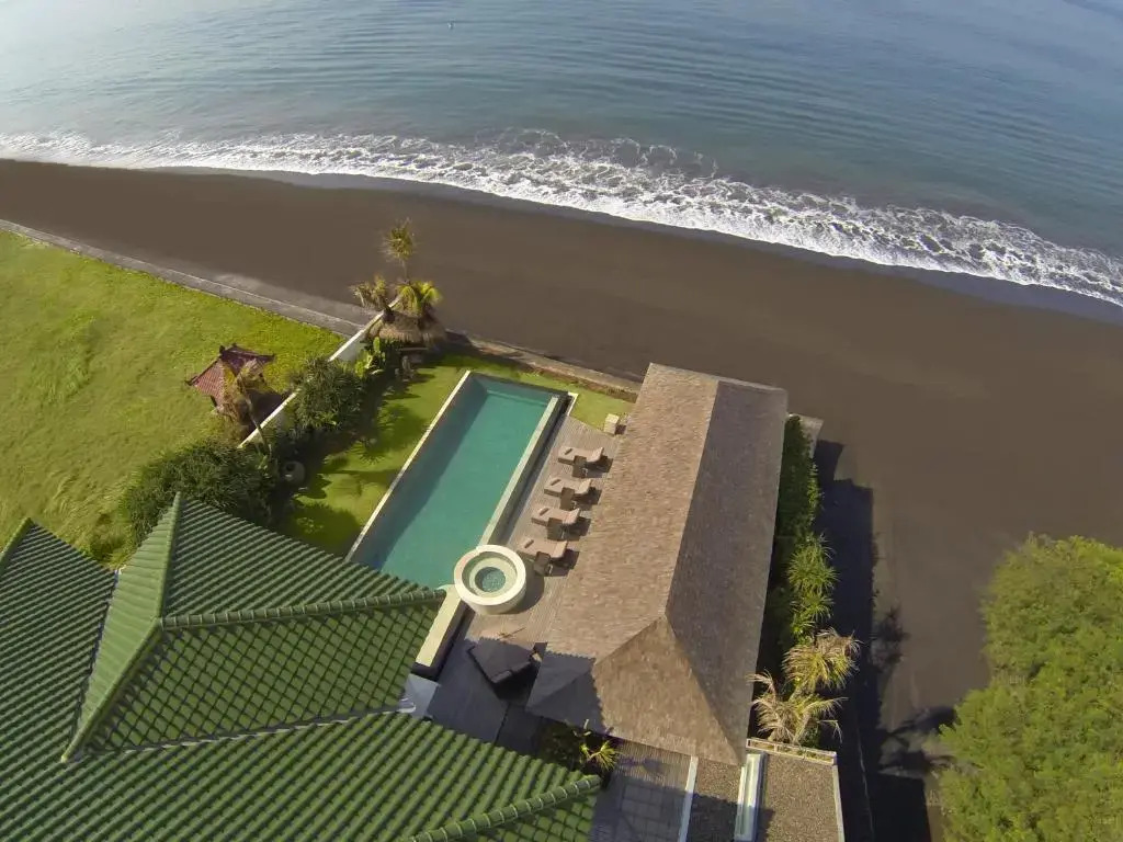Villa Rosita Oceanfront Villa with Private Chef in Bali