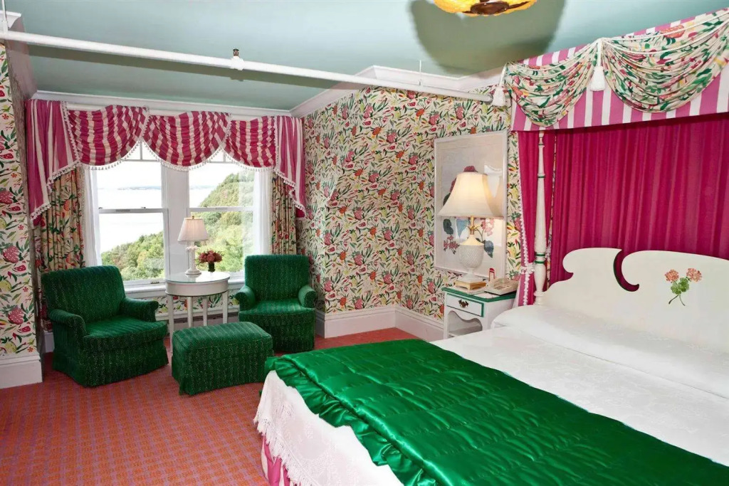 Grand Hotel