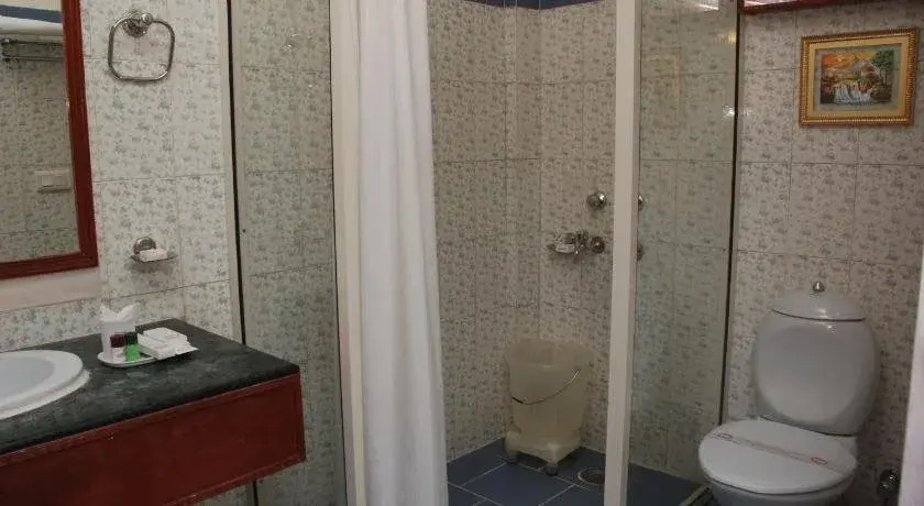 Classic The Mall Hotel