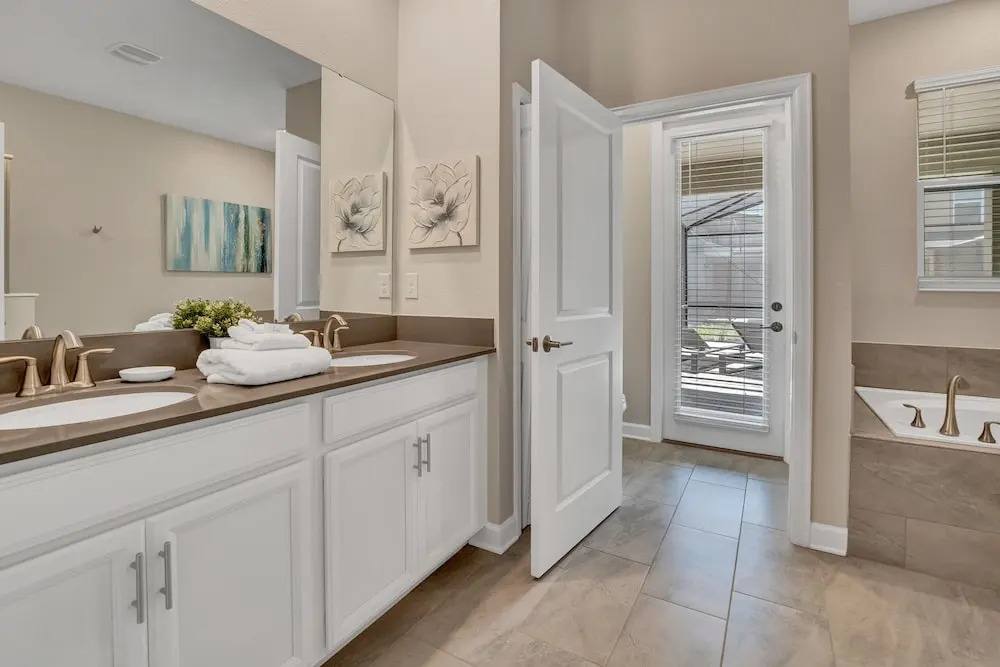 Storey Lake 9 BR Villa with Game Room