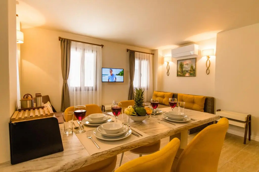 KALAMAKİ FLATS