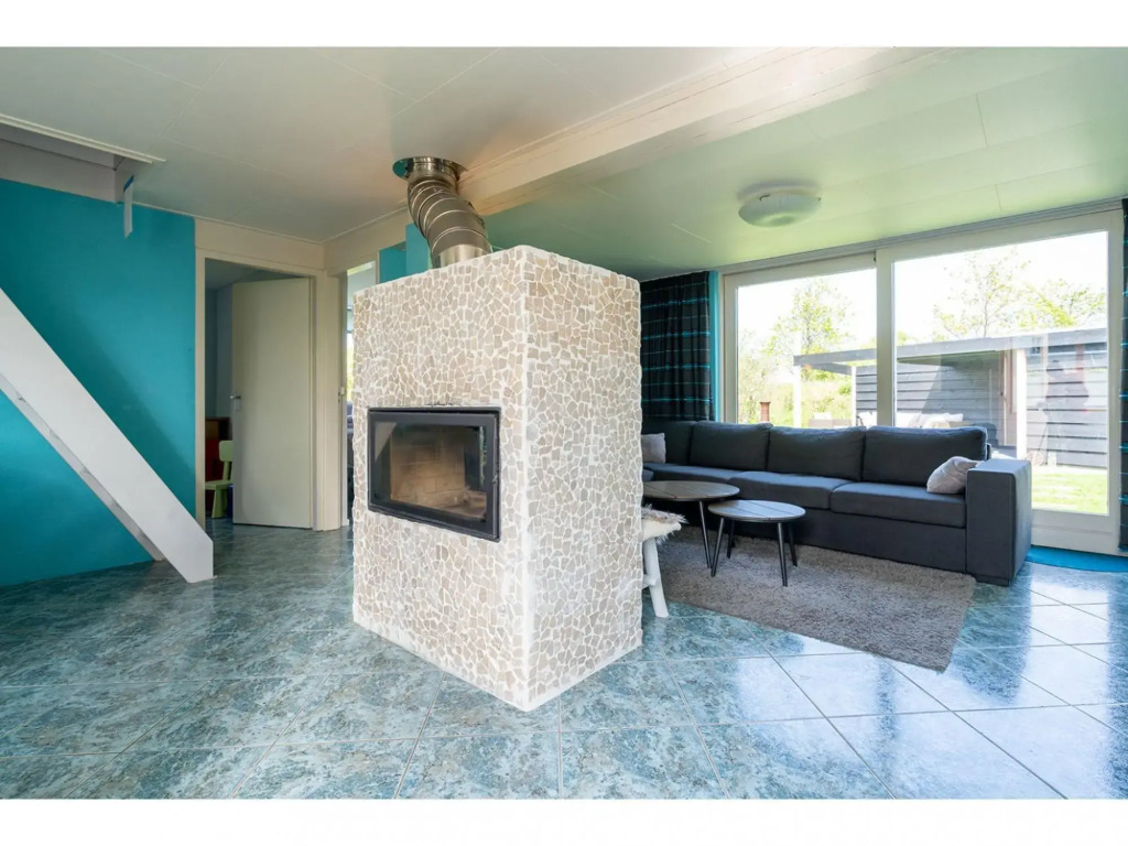 Bungalow in the child-friendly park De Klepperstee near the beach