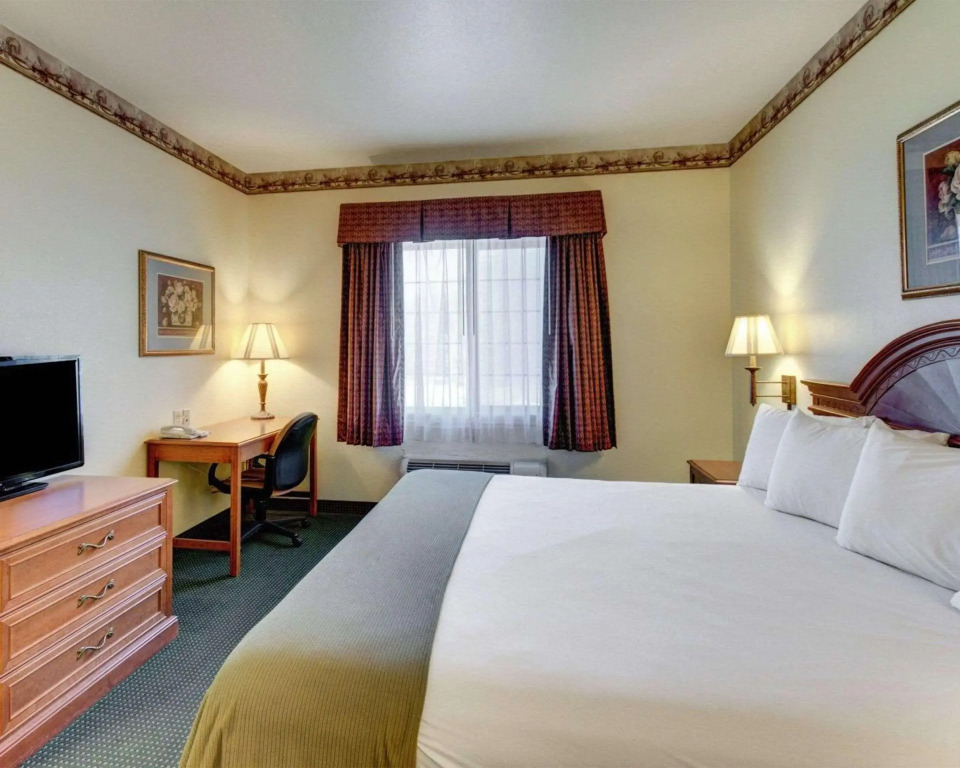 Quality Inn & Suites Glen Rose
