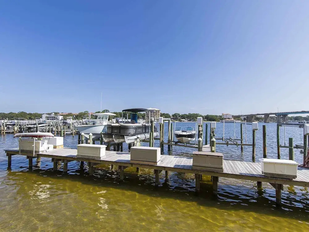 Palm Court Yacht Club #303