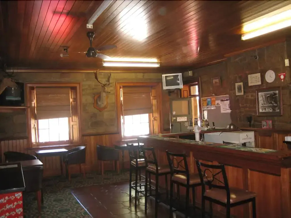 Ross Hotel