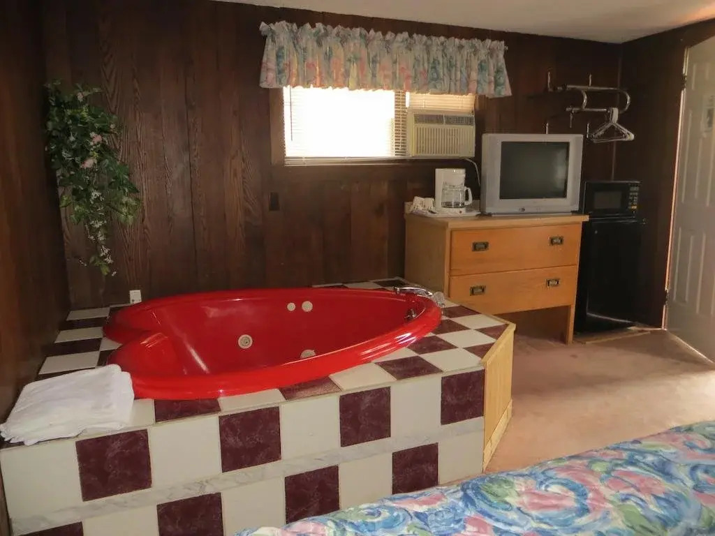 Roaring Fork Motel and Cottages