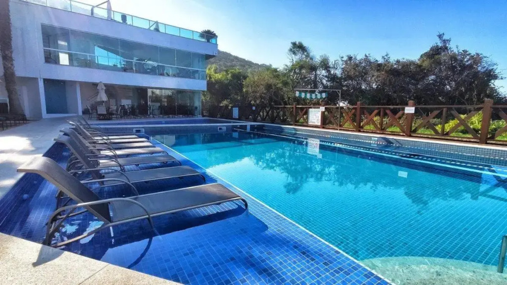 Luxuoso Apartamento 3 quartos na Praia de Bombas