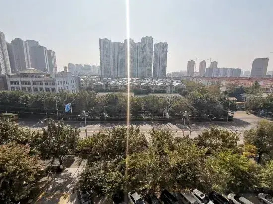 Jingtone Hotel (Laibin City Square Wal-Mart Binjiangyuan)