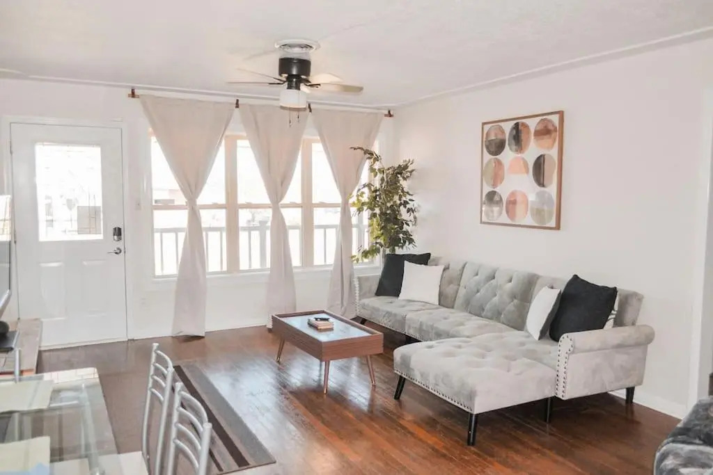 Cozy + Eclectic home in the Heart of Lawton/Mid Term Stay