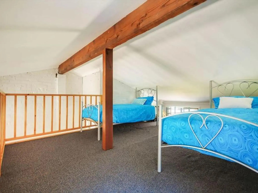 3 Minute Walk to Collingwood Beach Pet Friendly and Stylish