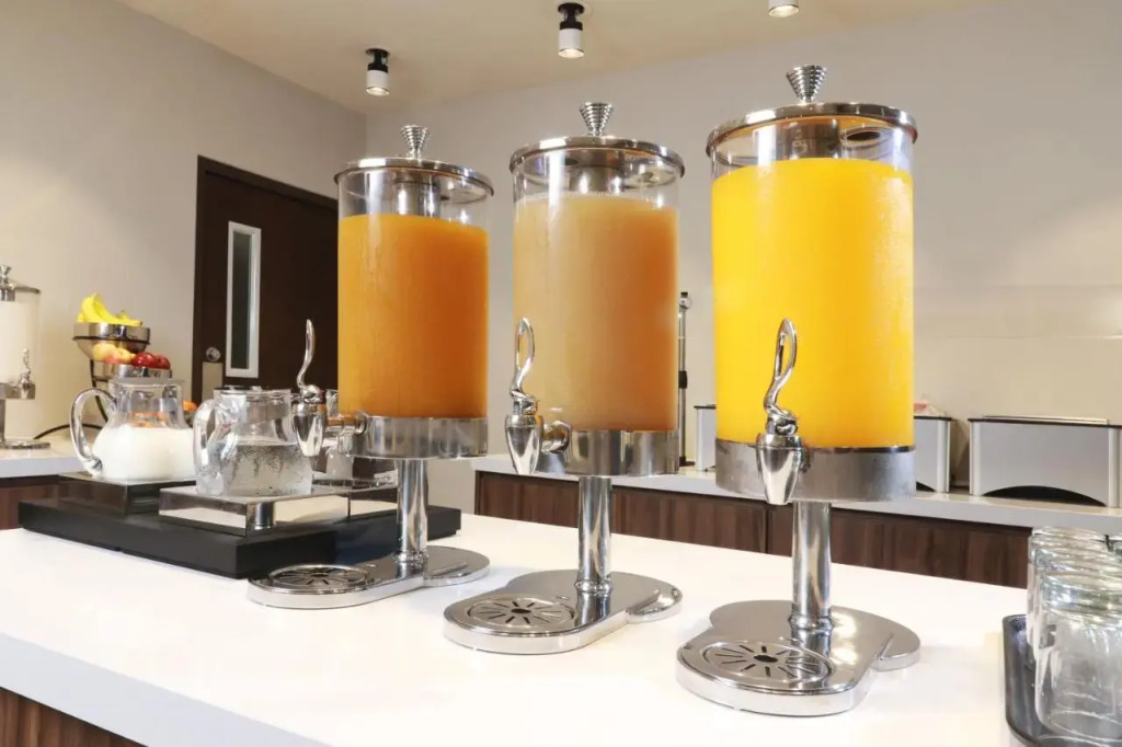 Holiday Inn Express & Suites - Playa del Carmen by IHG