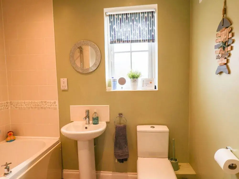 The Sandcastle - Part of the The Bay Filey Holiday Village with pool, gym and direct beach access, pub, restaurant, tennis and meadows walks