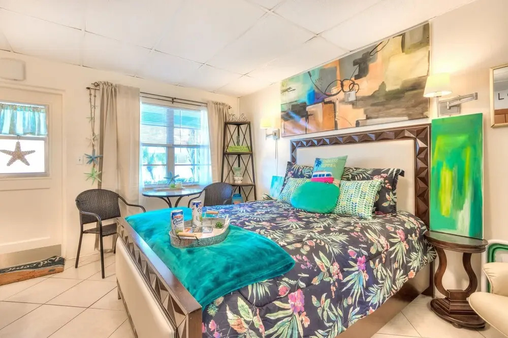 Tropic Terrace #5 - Beachfront Rental Studio Bedroom Apts by Redawning