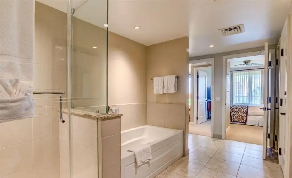 Ocean View Condo with Den in Magnificent Honua Kai K640