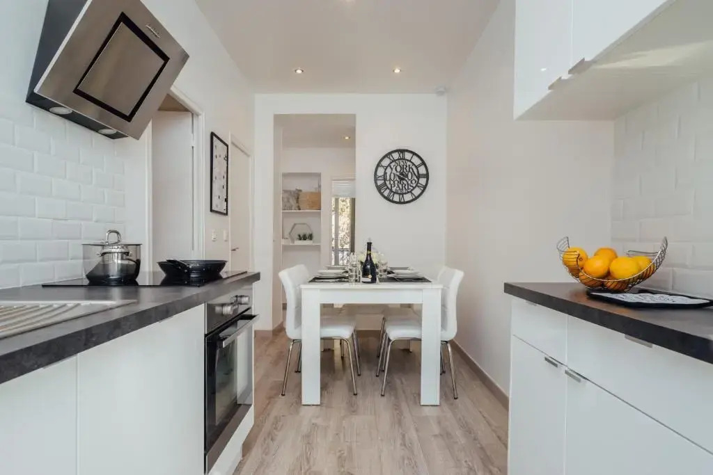Le Notre Dame 3br with AC and balcony in the heart of Nice Welkeys
