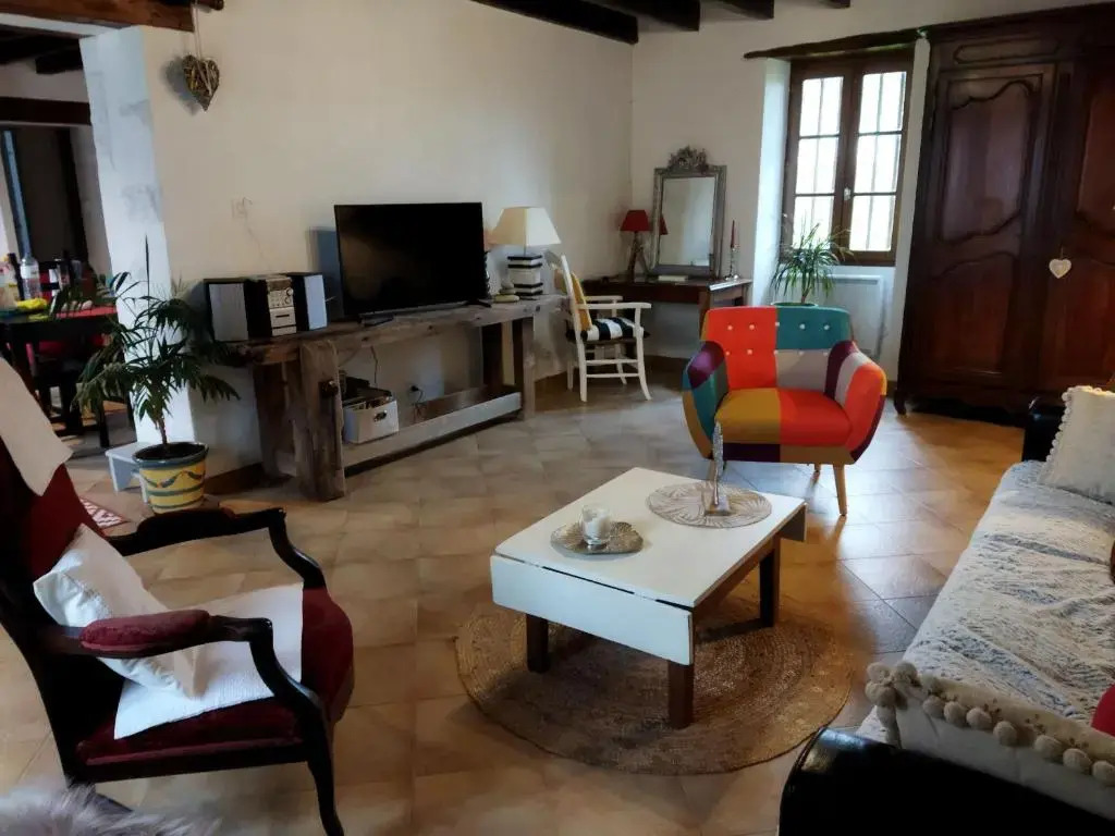 Gîte au calme avec verger, à proximité de randonnées et sites culturels - FR-1-586-9