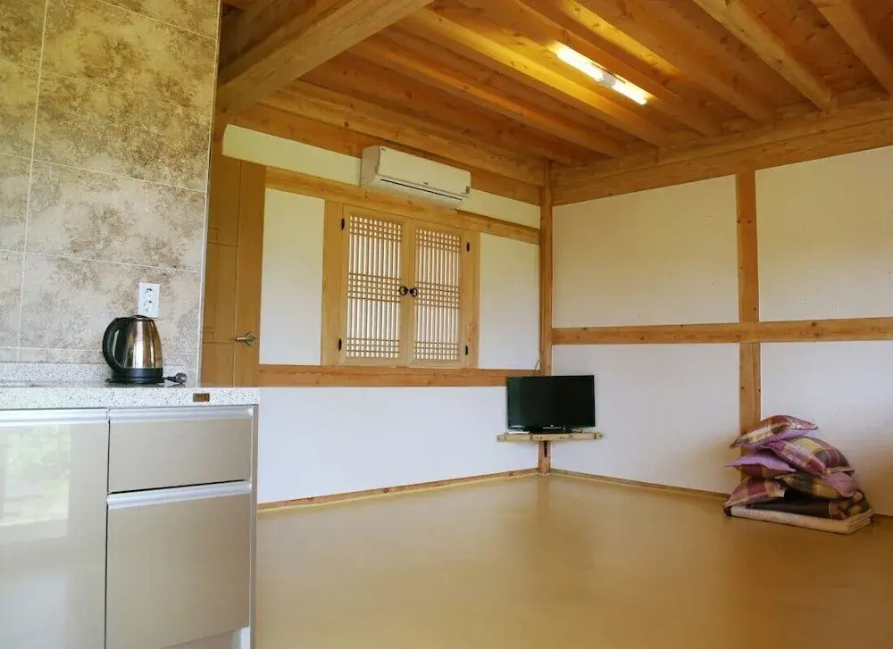 Hadong Todaysun Hanok Pension
