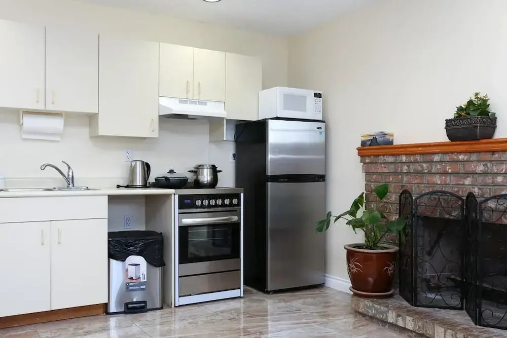 Grand Spacious Suite near YVR by Elevate Rooms