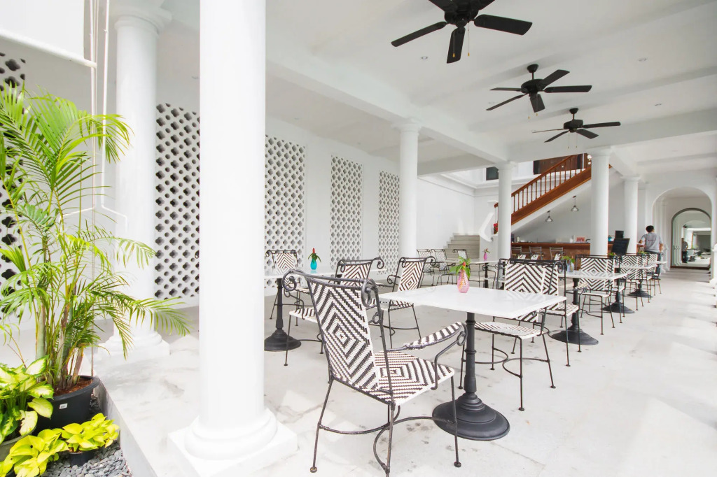Little Nyonya Hotel
