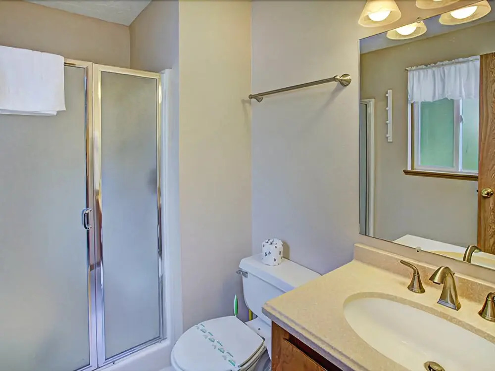 Oceanside Perch 3 Br home by RedAwning