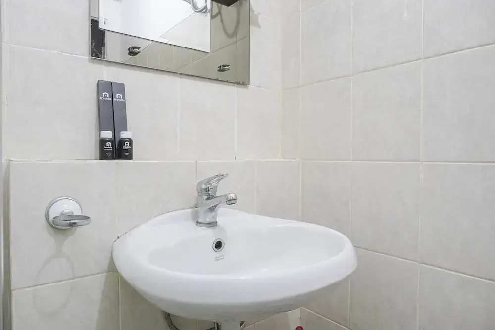 Well Appointed 1Br At The Wave Kuningan Apartment