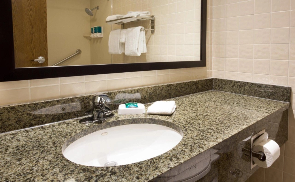 McAllen Plaza Hotel & Suites