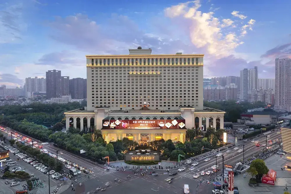 huayang plaza hotel