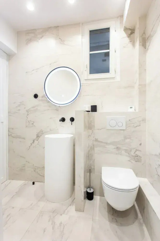 Magnificent Apartment - 3br/ 8P - Europe