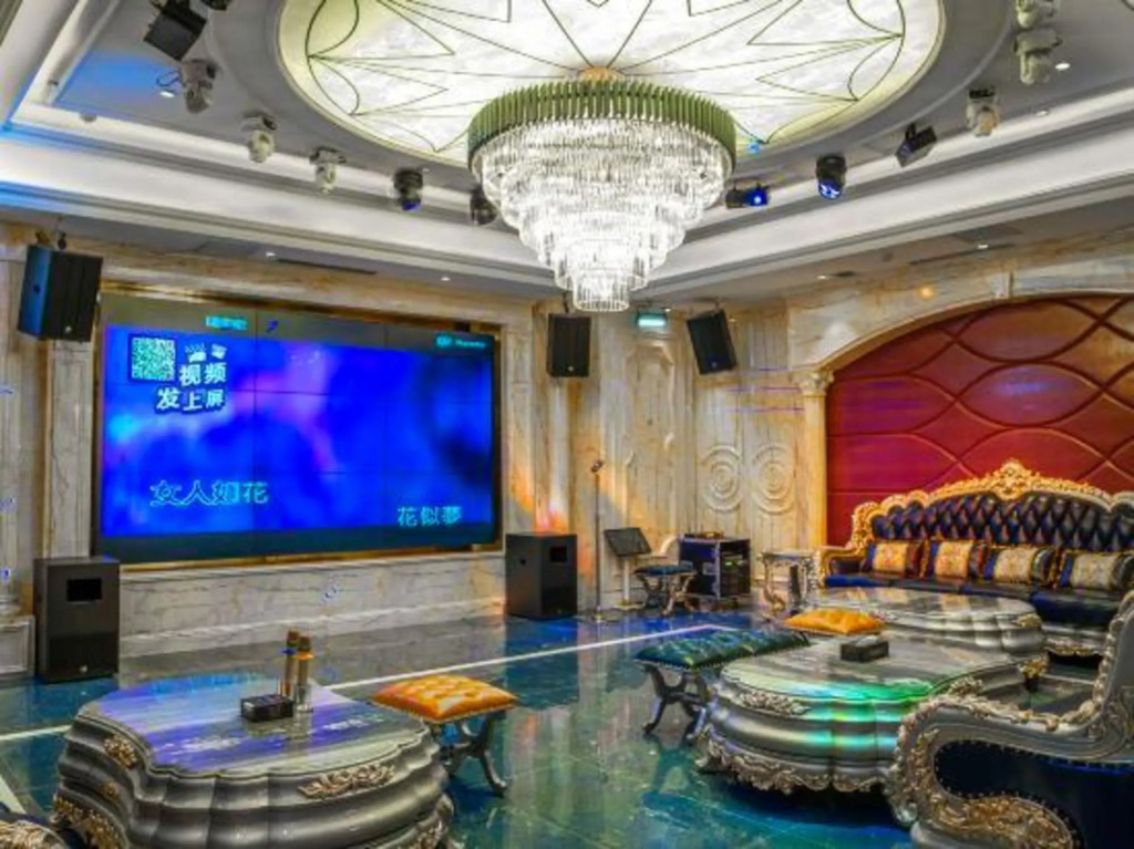 Golden Phoenix Hotel