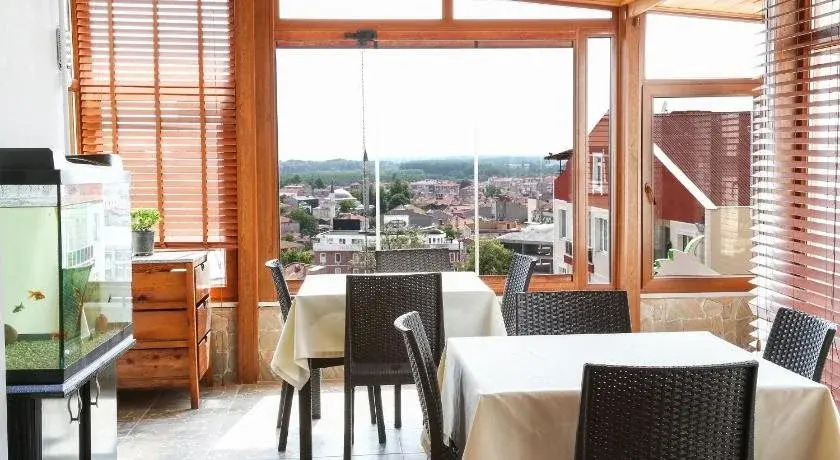 Adali Hostel Pansi̇yon