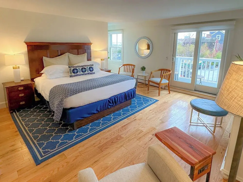 Harborside Inn