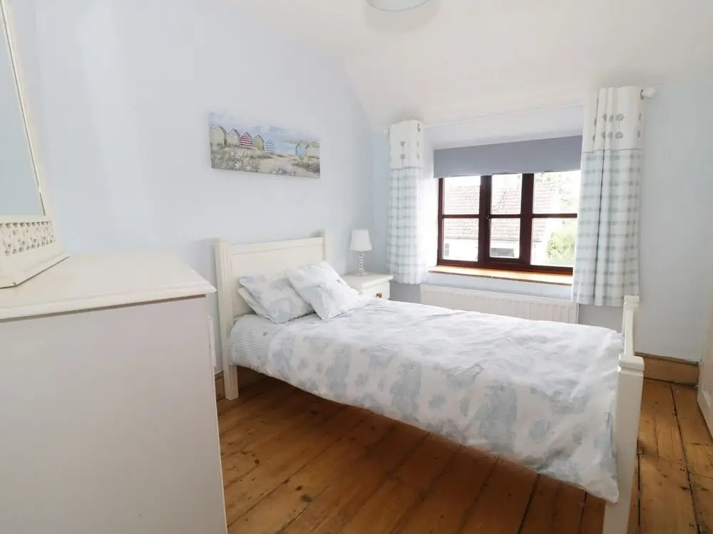 2 Wisteria Cottages, Chard
