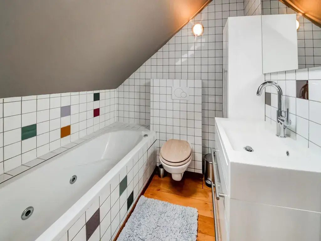 Tranquil Holiday Home in Mont with bubble bath, Terrace, Garden