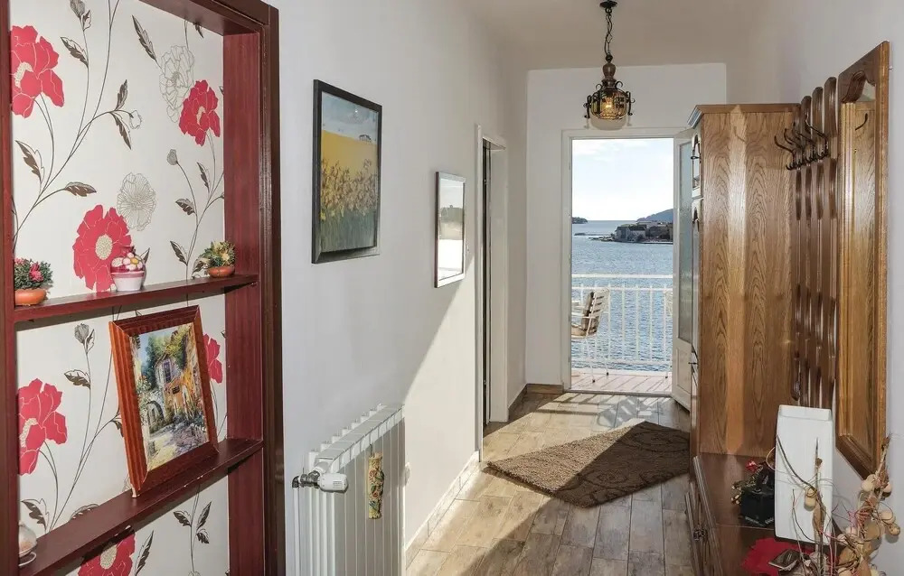 Amazing Home in Brodarica With Wifi and 3 Bedrooms