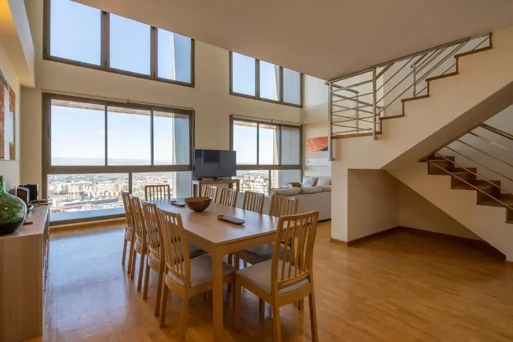 Atico Top Granada, Penthouse, 18-19th floor, City Centre, Views, Terrace, Free Parking