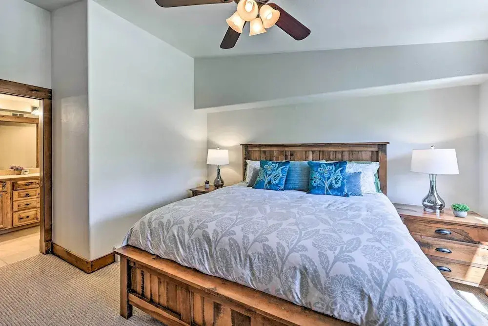 Gorgeous Steamboat Townhome: Shuttle to Ski Resort