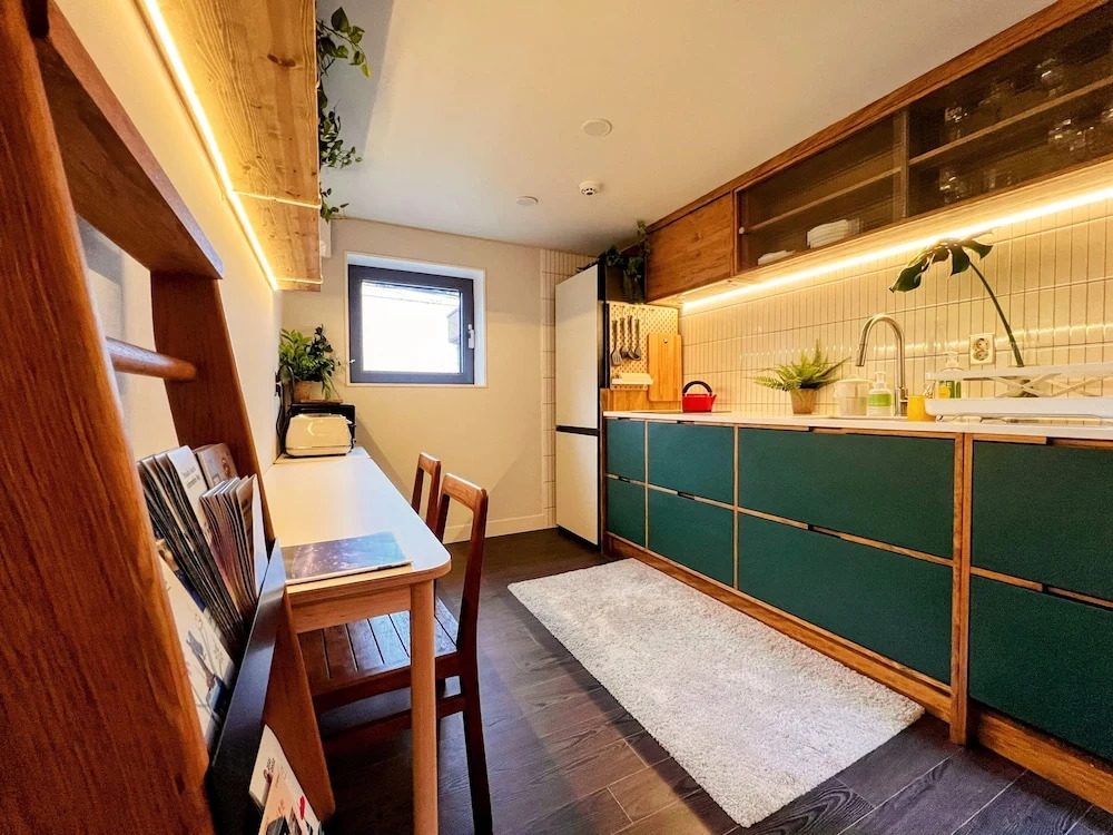 HHZib, homestay on a hill in the heart of Seoul - BEST SEOUL STAY 2024-25 by Seoul
