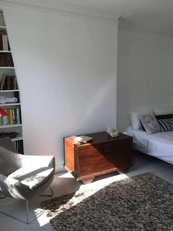 Modern Studio In Paris With Balcony